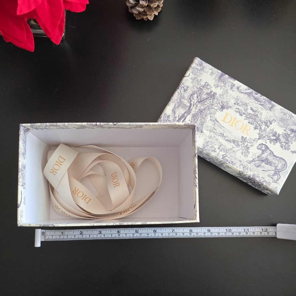 Dior box